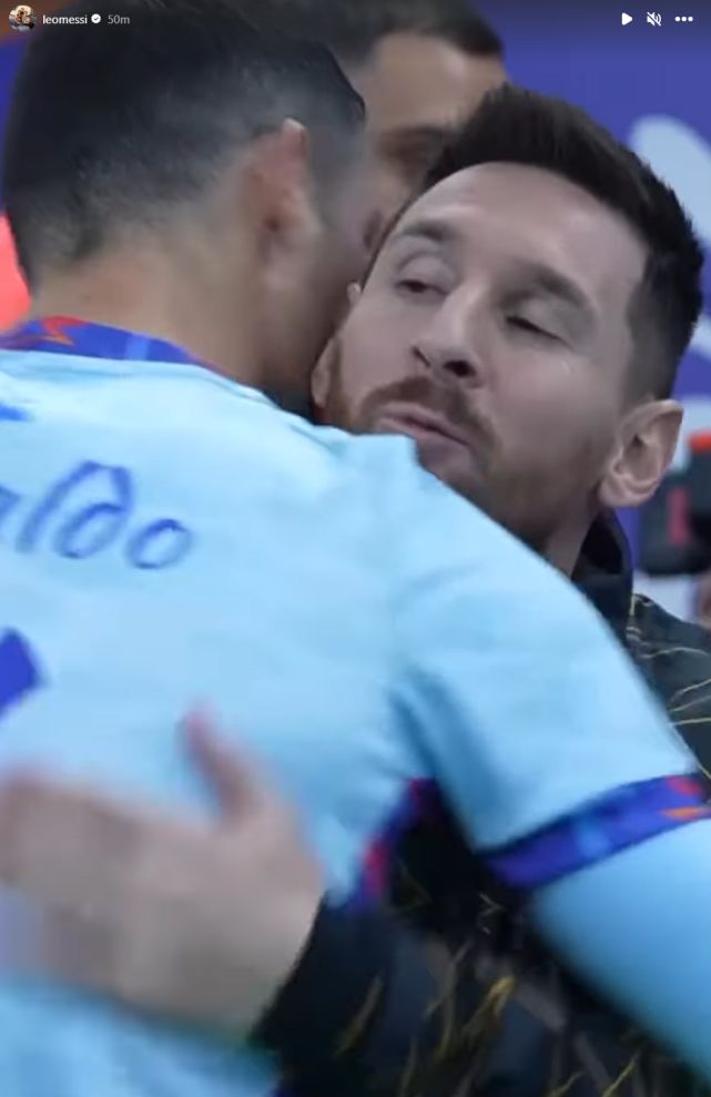 RMC：巴黎大巴被毕包球迷石块袭击，所幸并无人员受伤（RMC：毕包球迷向巴黎大巴投掷石块，所幸无人受伤）