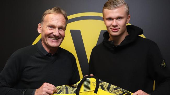 每体：巴萨两个月前还拖欠拜仁1060万莱万转会费，现已结清（每体：两个月前巴萨仍拖欠拜仁莱万转会费1060万欧，现已付清）