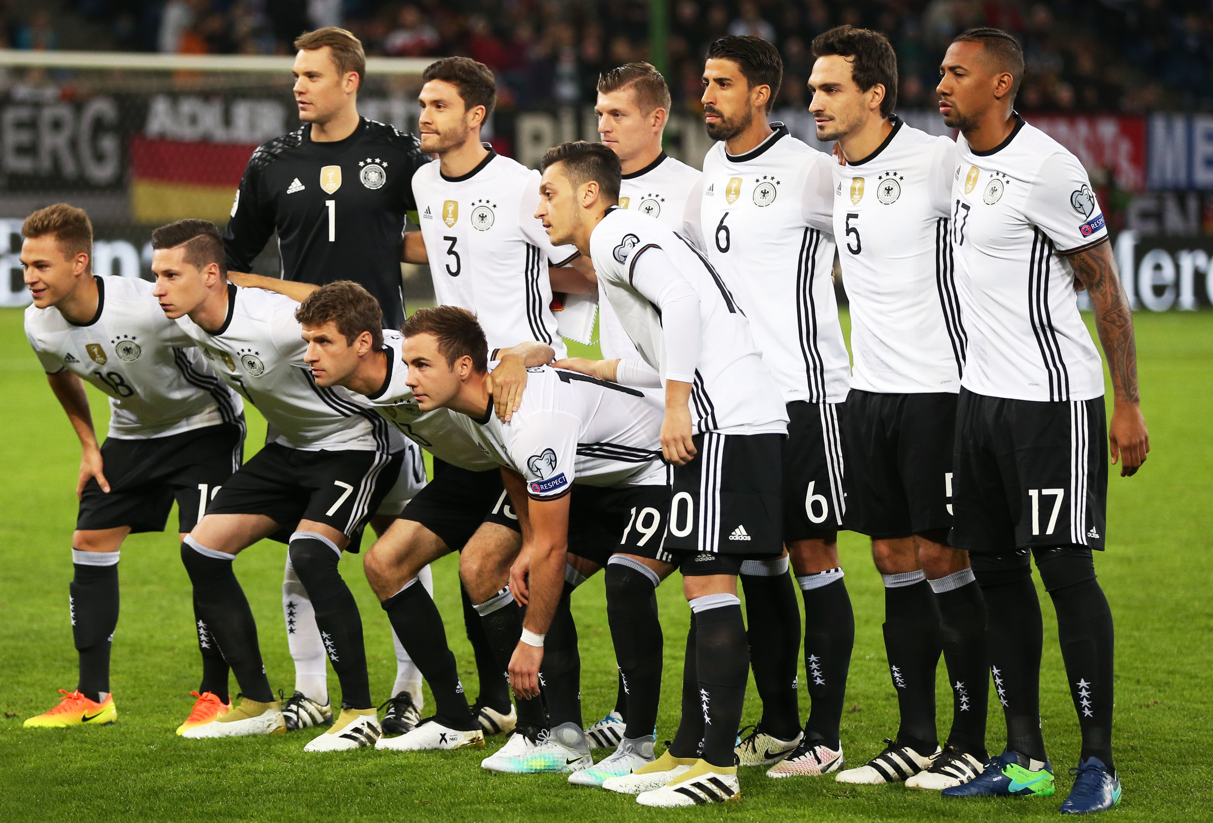 比肩传奇，姆巴佩成皇马队史第四位欧冠上演大四喜的球员（姆巴佩比肩名宿，成皇马史上第4位欧冠单场四球先生）