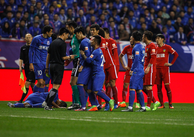 爱国之心！谷爱凌回应夺赛季首冠：中国队包揽前三，很自豪很开心（谷爱凌夺赛季首冠：中国队包揽前三，她称自豪又开心）