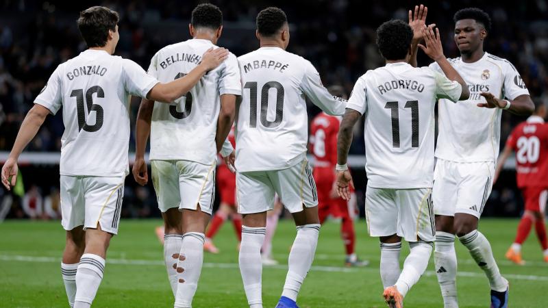 足球周刊：重返国足是刘若钒的愿望，殷切期待完成A级赛首秀（足球周刊：刘若钒盼重返国足，期待上演A级赛处子秀）