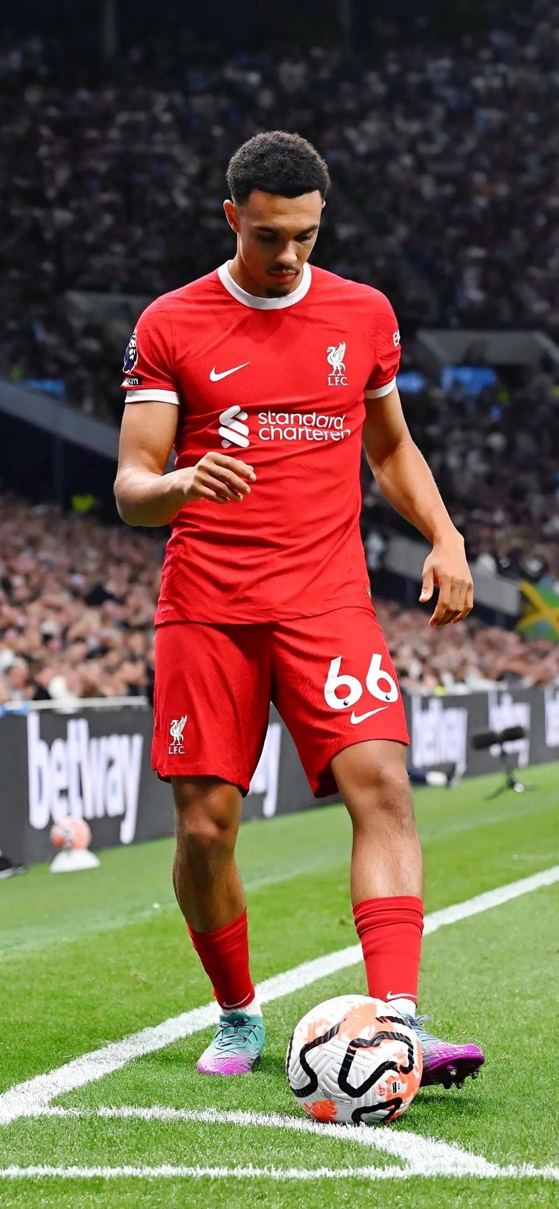 名记：曼联密切关注伯恩茅斯中场斯科特，以备将来可能转会（权威记者：曼联紧盯伯恩茅斯中场斯科特，为日后转会做准备）