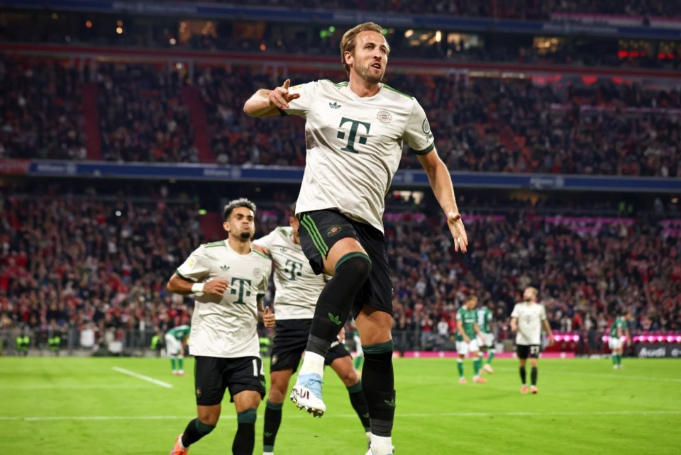 曼联旧将：把梅罗相互比较很可悲，不如享受他们的精彩表现（曼联旧将：别再比较梅罗，享受他们的精彩更重要）