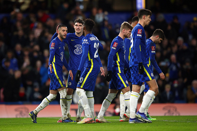 霍芬海姆3-0大胜奥格斯堡，布格尔传射，巴祖马纳-杜尔建功（霍芬海姆3-0零封奥格斯堡：布格尔传射立功，巴祖马纳-杜尔破门）
