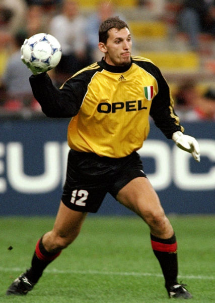 NBA球员交易动态及球队影响（NBA交易动向与各队影响解析）