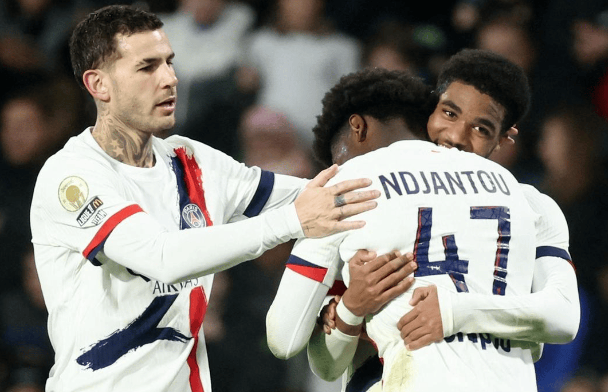 卡斯尔成最年轻30+10+5&3三分且命中率不低于70%球员（卡斯尔成史上最年轻单场30分10板5助+3记三分且命中率不低于70%的球员）